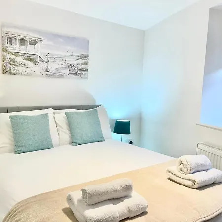 *modern & Stylish 2 Double Bedroom-free Parking!* *