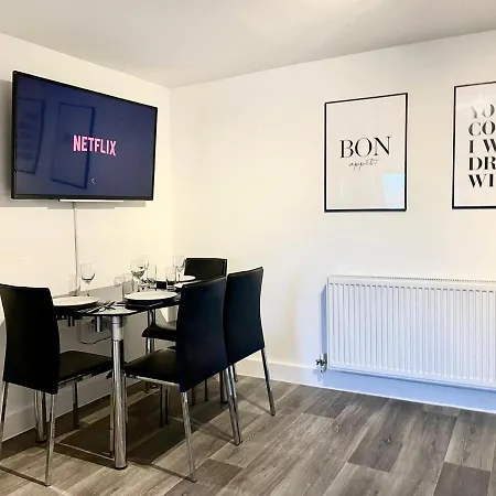 *modern & Stylish 2 Double Bedroom-free Parking!* Bristol